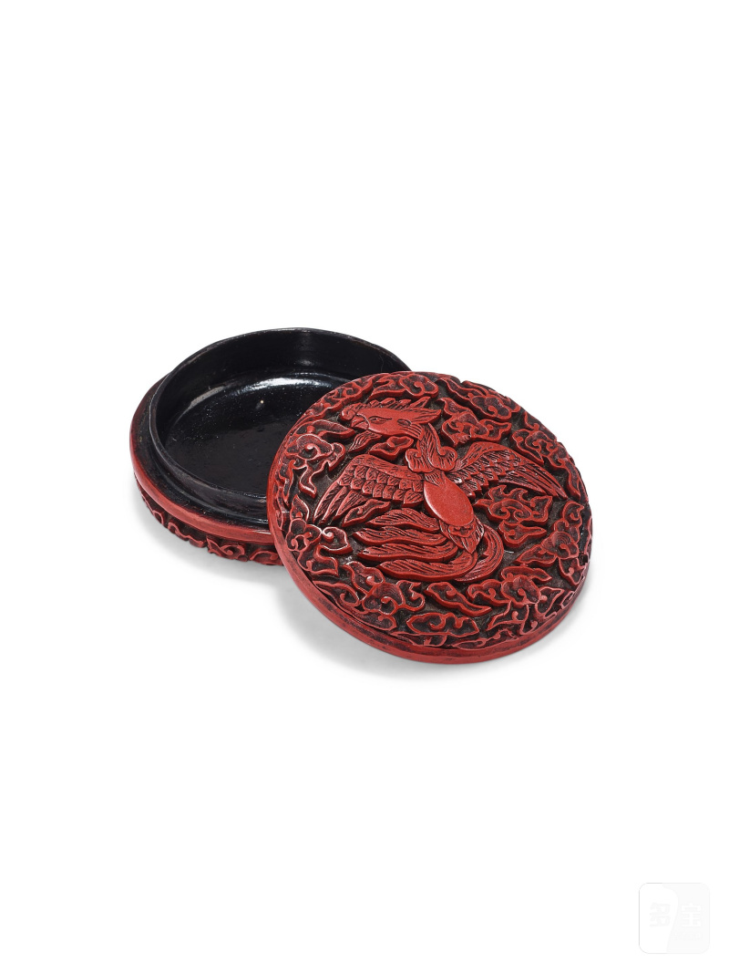 十六世紀　剔紅鳳凰紋蓋盒 | A SMALL CARVED CINNABAR LACQUER 'PHOENIX' BOX AND COVER - 图2